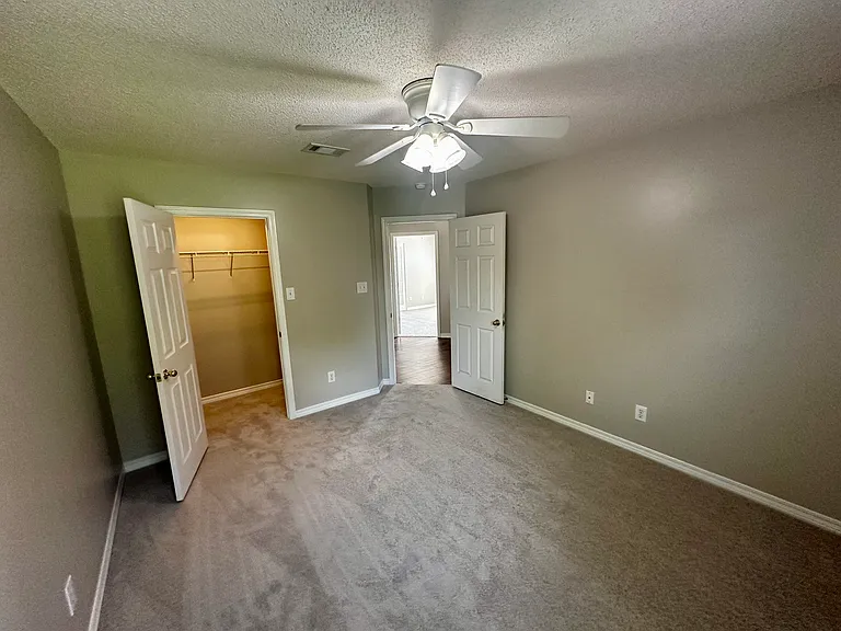 27078 Stratford Glen Dr — Photo 13