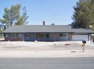 20042 Red Feather Rd, Apple Valley, CA 92307