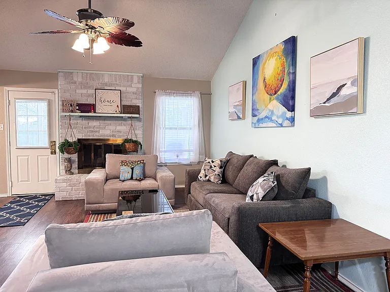1429 Hall Dr — Photo 33