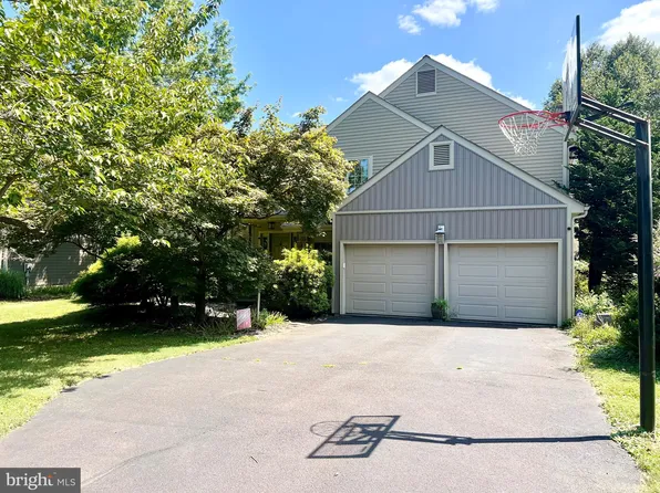 12 Hillendale Rd, Perkasie, PA 18944