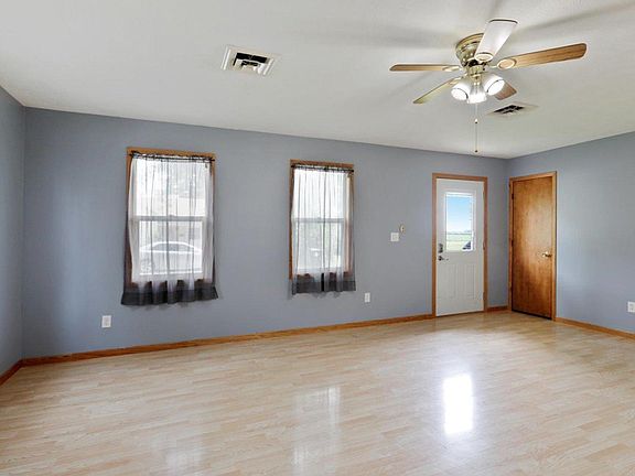3rd image of 704 W Green St