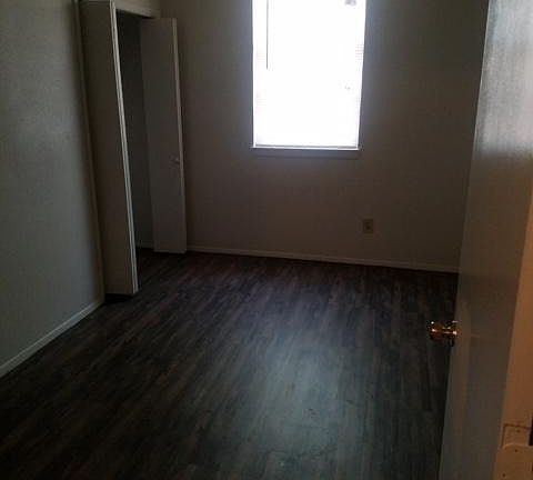 4th image of 917 E Canadian St APT A