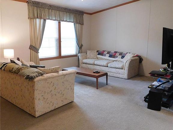 3rd image of 1113 Oakwood Ln