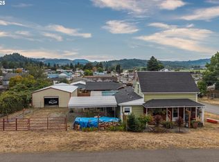 1404 Harris St, Myrtle Point, OR 97458