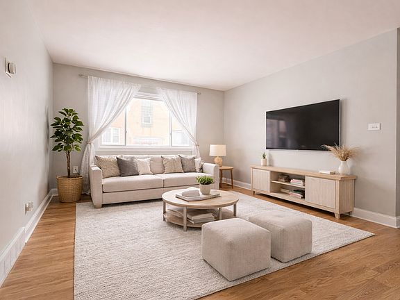 2nd image of 2444 W Berwyn Ave #1N