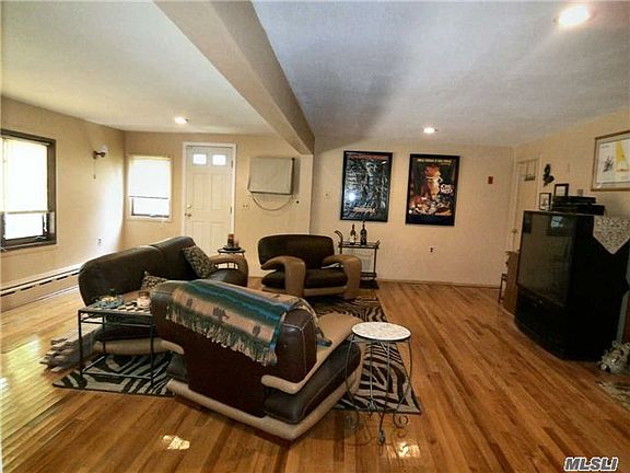 3rd image of 29 Linden St