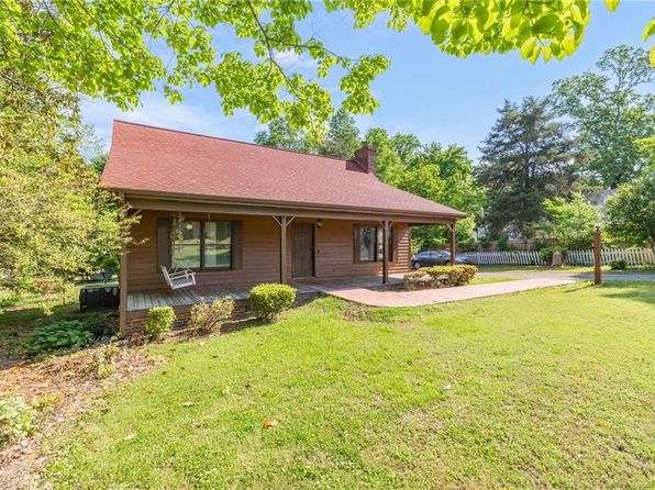 2615 Lynn Dr, Burlington, NC 27215