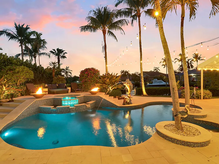 18808 SE Windward Island Ln — Photo 4