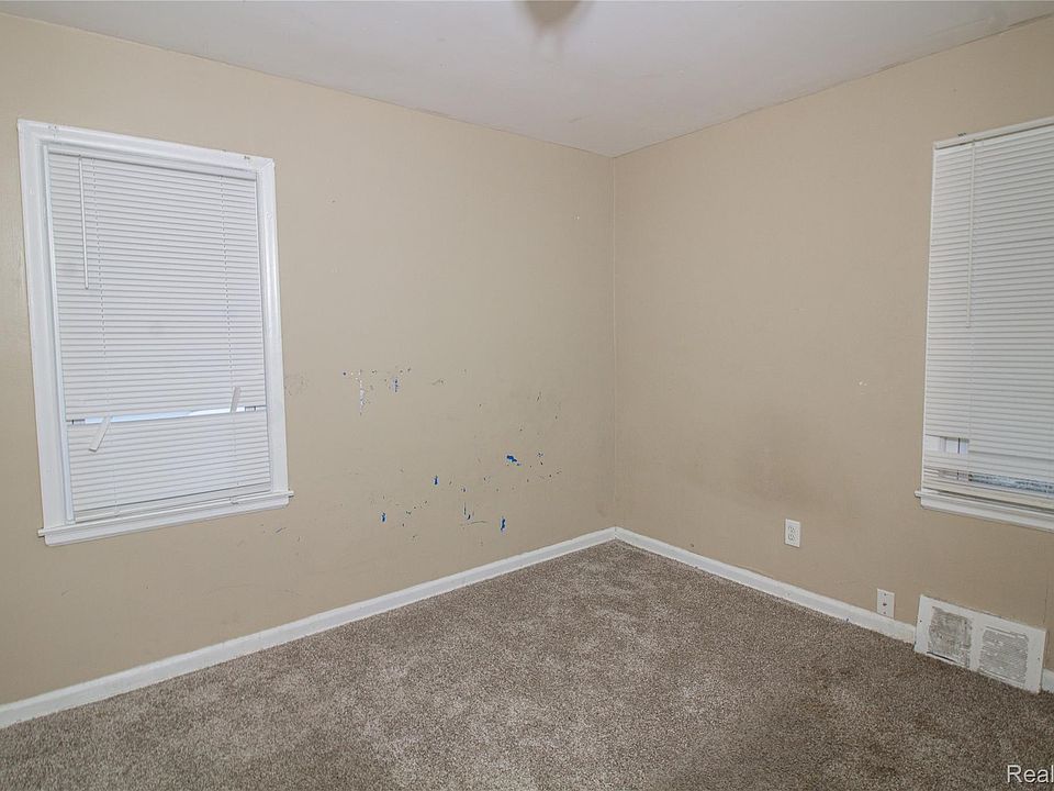 15383 Mark Twain St, photo 12
