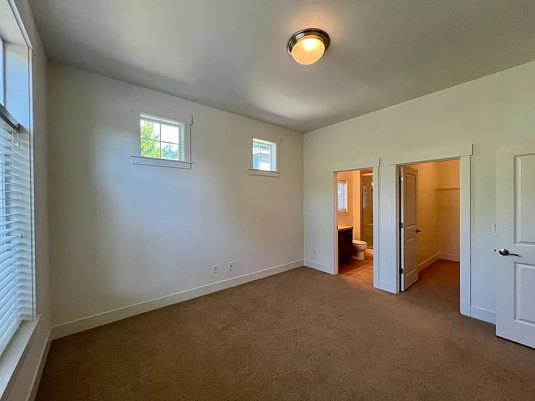 3875 Cameron Dr NE — Photo 22