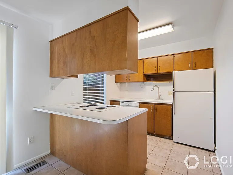 1815 E Woodside Dr #B — Photo 6