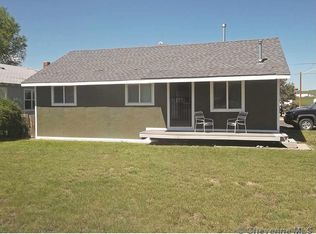 204 S Lincoln Ave, Glendo, WY 82213