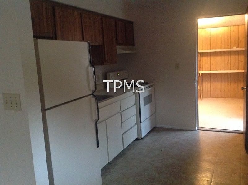 2nd image of 1904 Park Manor Dr #32817