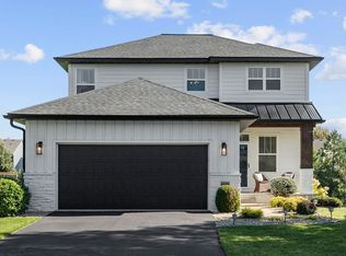 6698 Urbandale Ln N, Maple Grove, MN 55311