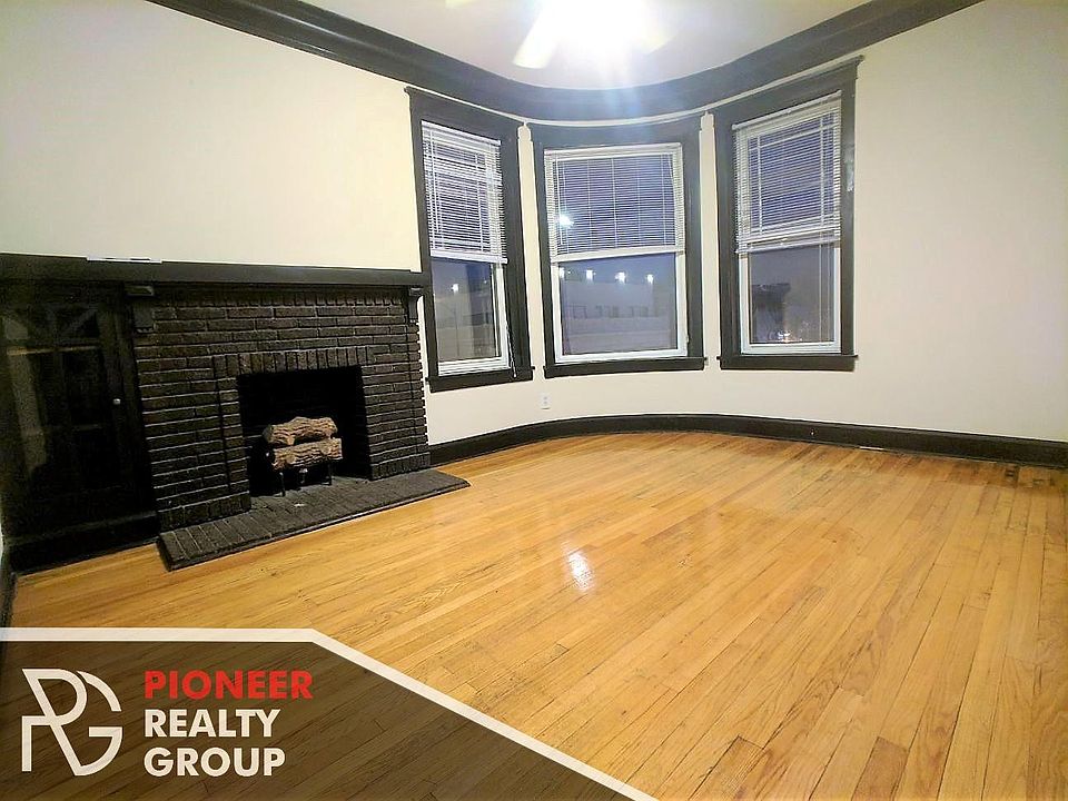 1st image of 3054 N Greenview Ave #583
