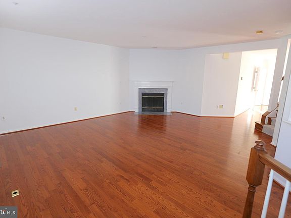 4th image of 11419 Hollowstone Dr