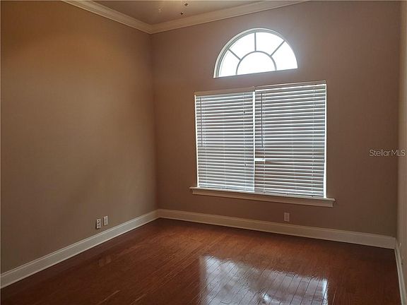 5th image of 804 Whisper Woods Dr