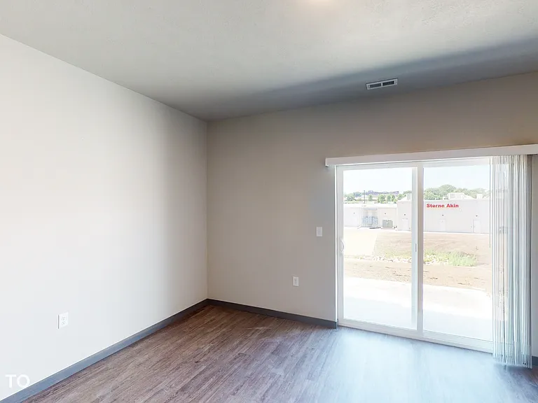 5800 Sunnybrook Plz — Photo 100