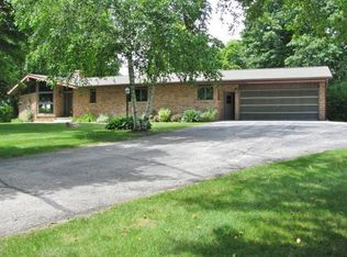 2266 Valley Cir, Manitowoc, WI 54220