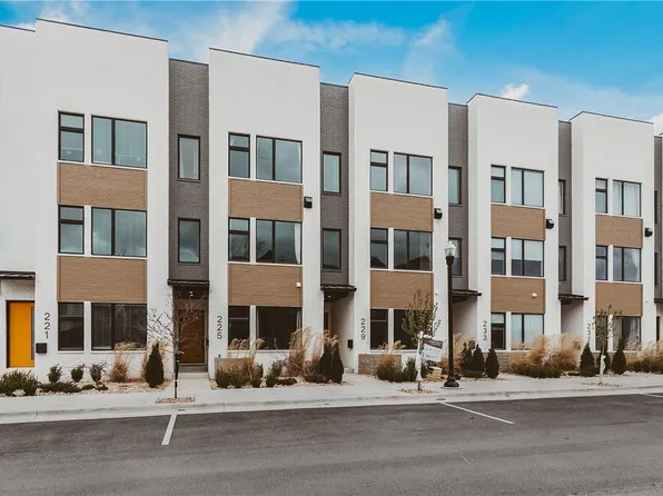 225 SE 7th St, Bentonville, AR 72712