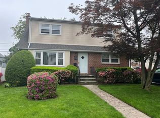 480 Pennsylvania Ave UNIT 1, Williston Park, NY 11596