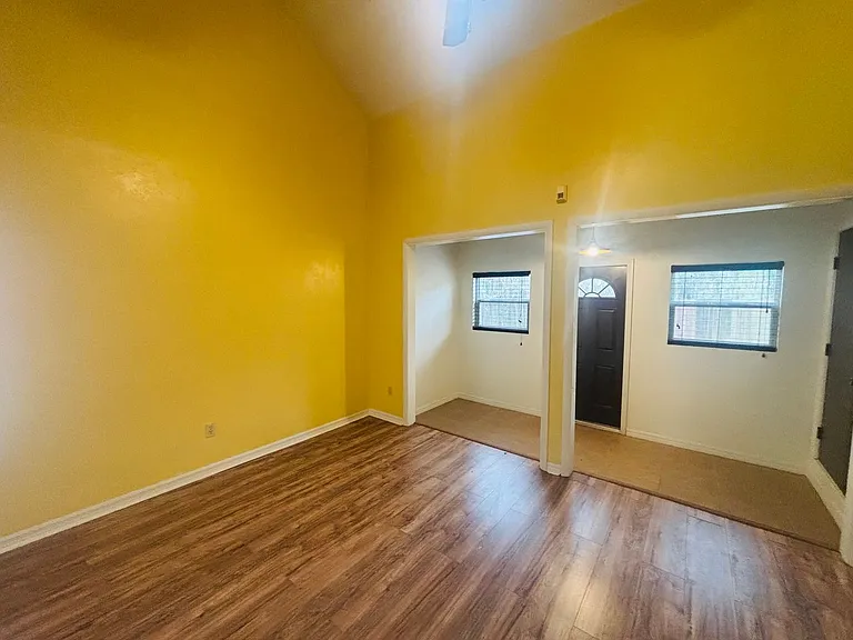900 SW 62nd Blvd #G37 — Photo 8
