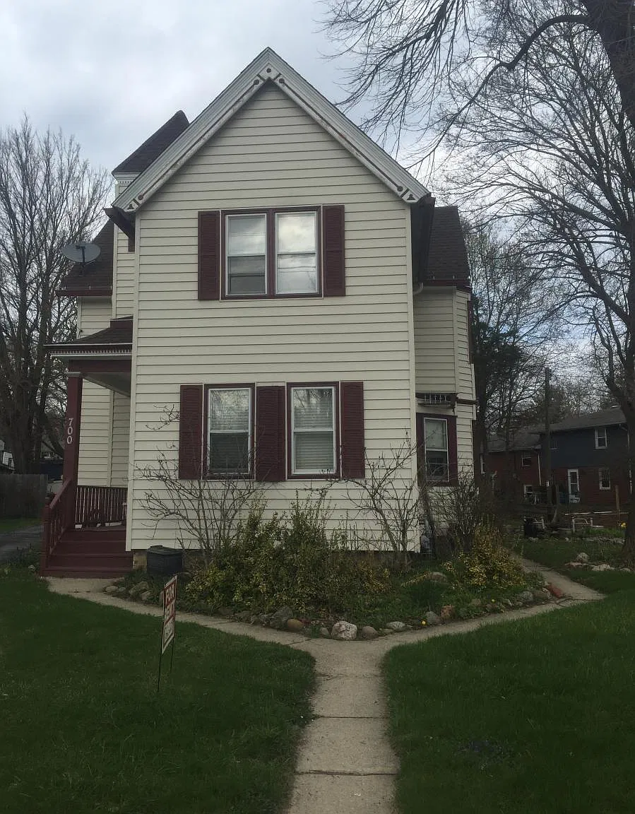 700 Hawthorne Avenue — Photo 2