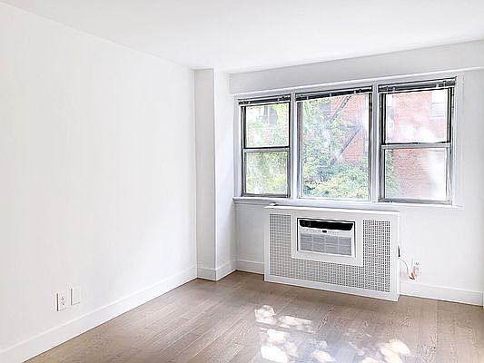 4th image of 145 E 27th St APT 7H