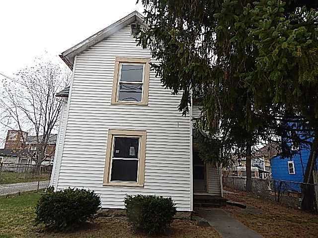 1st image of 416 W Columbia St