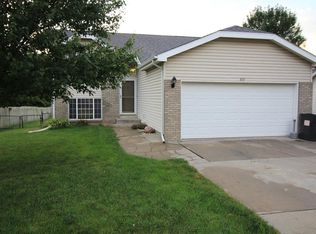 5857 S 7th St, Lincoln, NE 68512