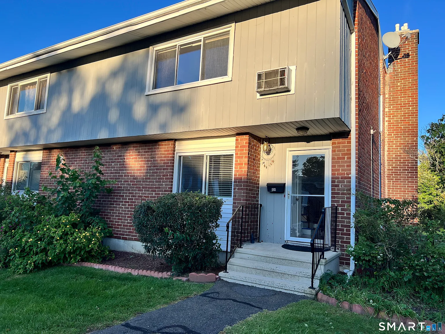 3 bed, 3.0 bath, 1320 sqft, $3,800 — Photo 1
