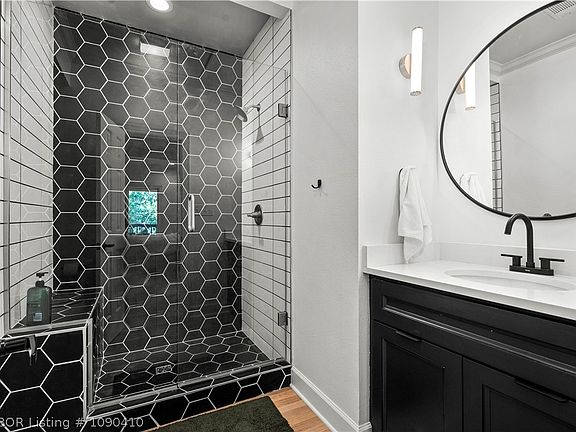 3rd image of 10101 Stephens Ct
