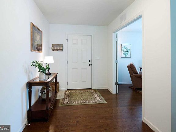 5th image of 170 Hemlock Hill Rd