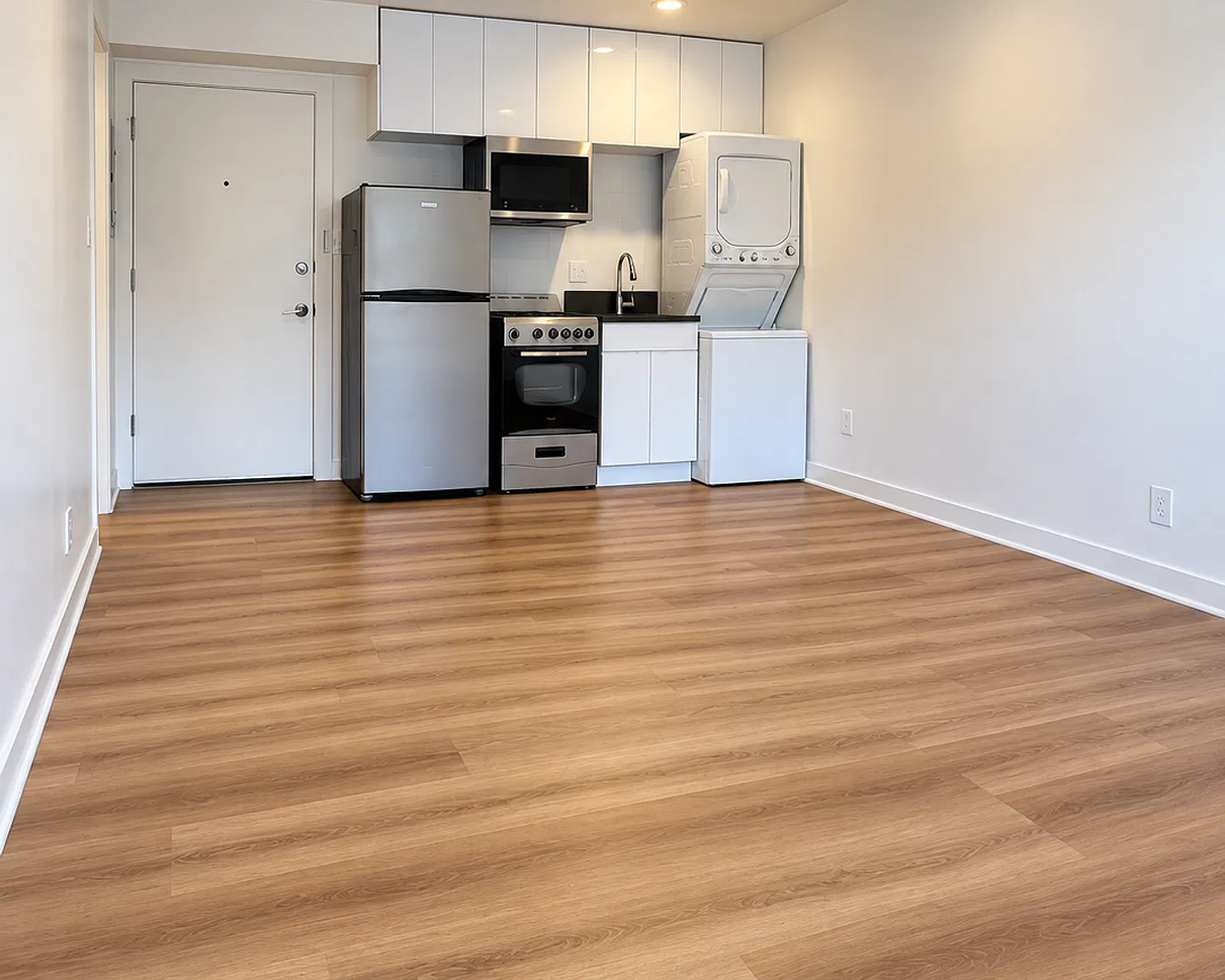 6556 Lamirada Ave — Photo 1