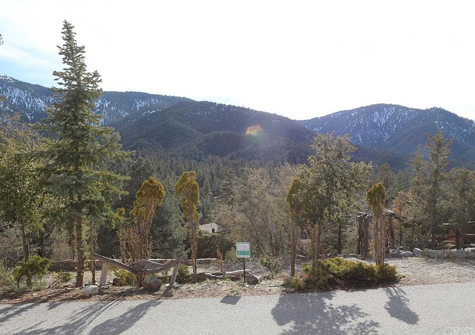 1st image of 2416 Woodland Dr