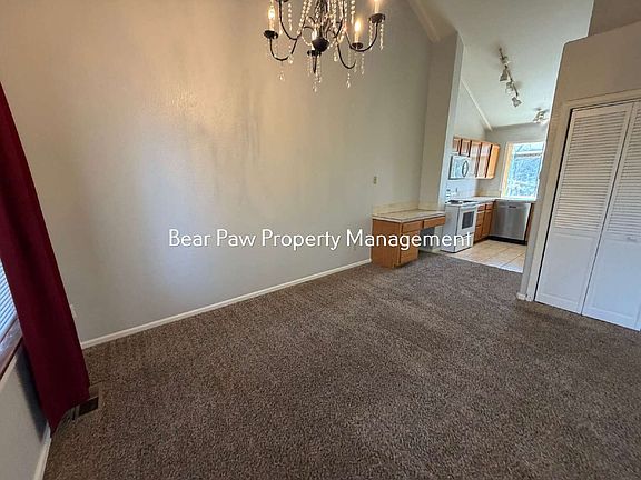 5th image of 34772 Whispering Pines Trl