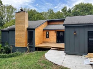 9932 Four Mile Creek Rd, Charlotte, NC 28277