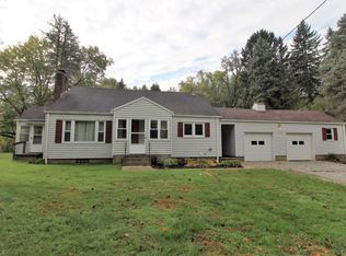 1362 Krumroy Rd, Akron, OH 44306