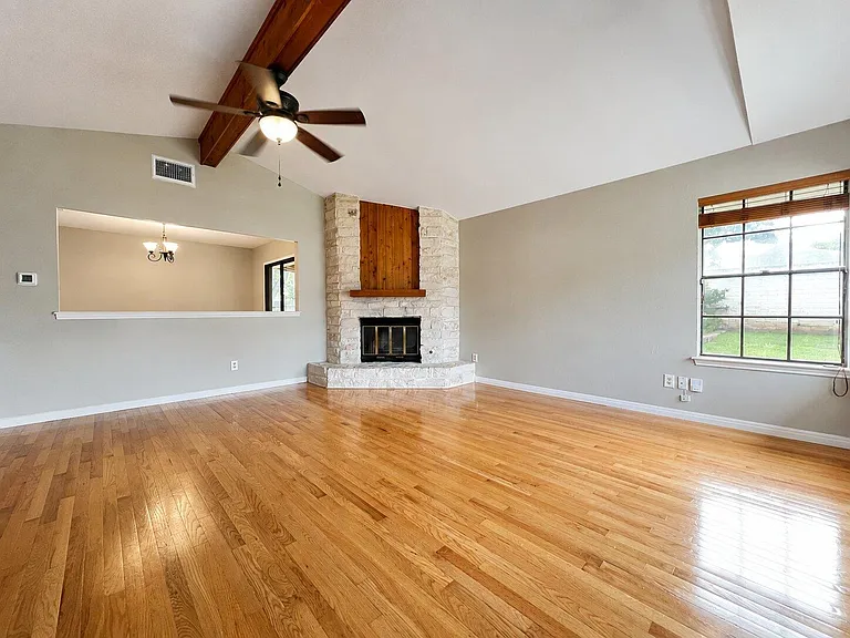 3603 Palomar Ln — Photo 2