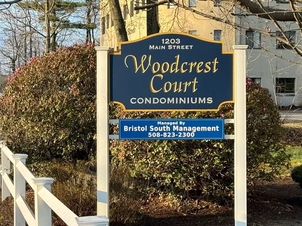 7 Woodcrest Ct APT 4, Weymouth, MA 02190