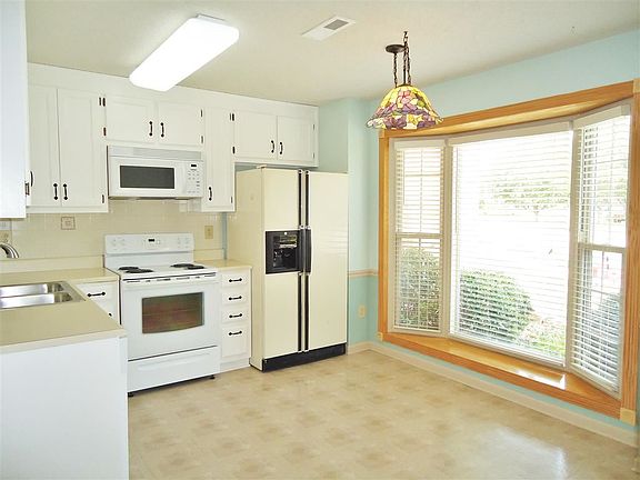 4th image of 6948 Steeplechase Dr NW
