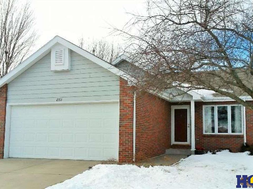1st image of 2711 S 82nd St