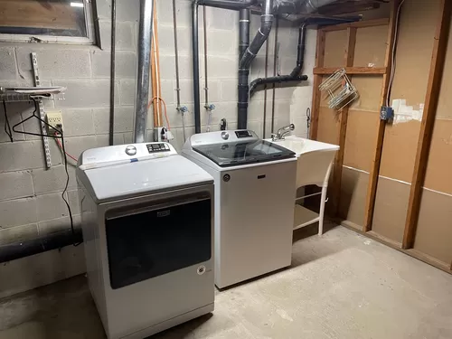 Washer/dryer for tenant use - 12 South St