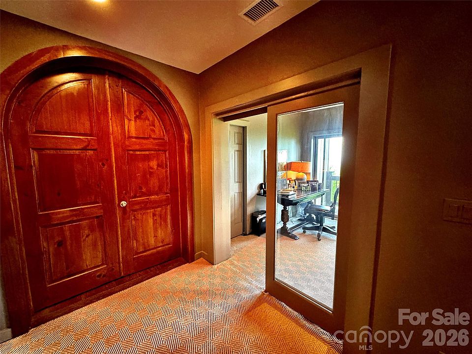 1st image of 337 Rhododendron Ln