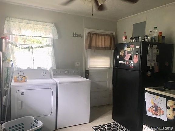 4th image of 2135 Fairview Dr