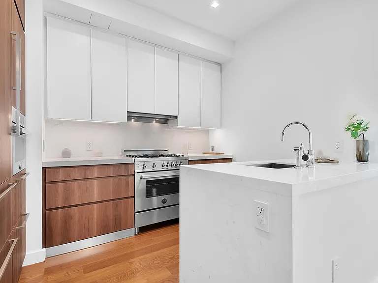 360 E 89th St #5C — Photo 4