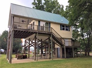 472 Lagoon Ln, Decaturville, TN 38329