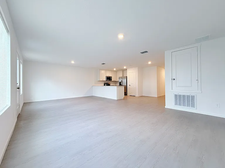 1959 Wilder Way — Photo 3