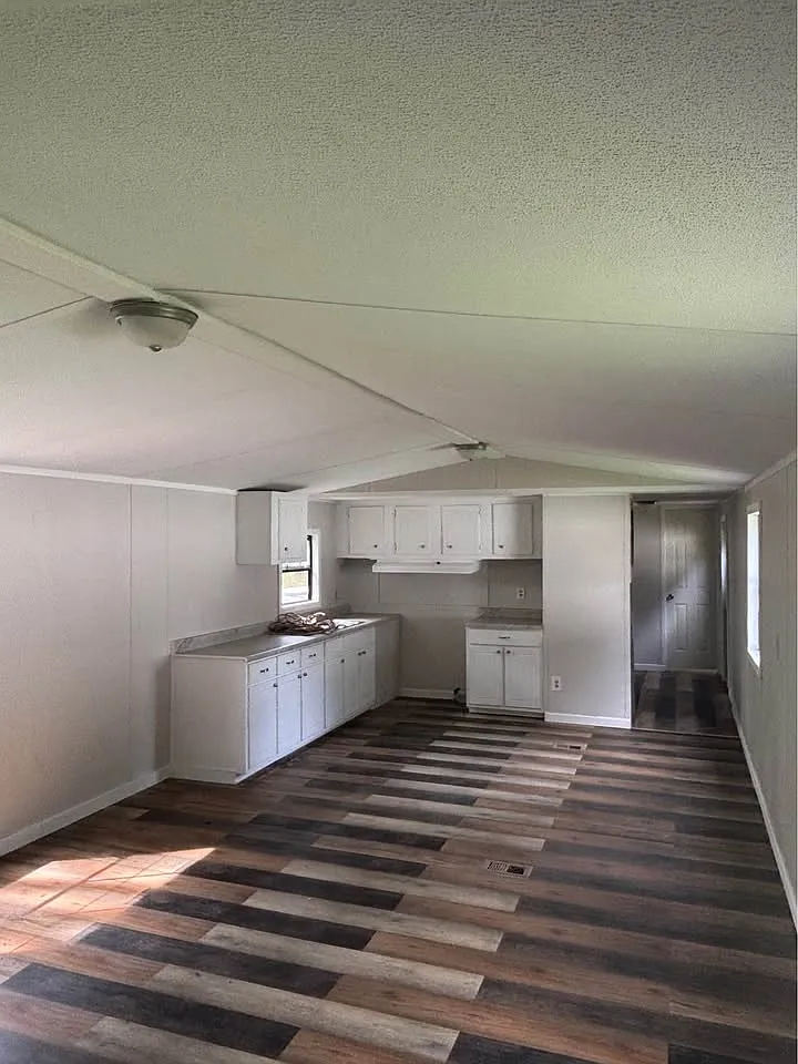 Building Photo - 103 Amberwood Ln #103