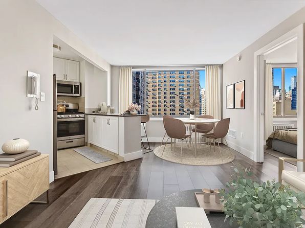 490 2nd Ave APT 8C